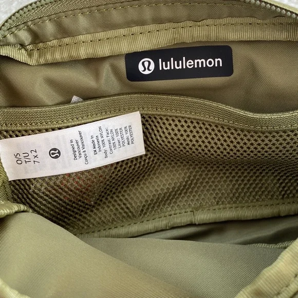 ❤️ Lululemon Mini Belt Bag Bronze Green/Black NWT - Picture 9 of 9